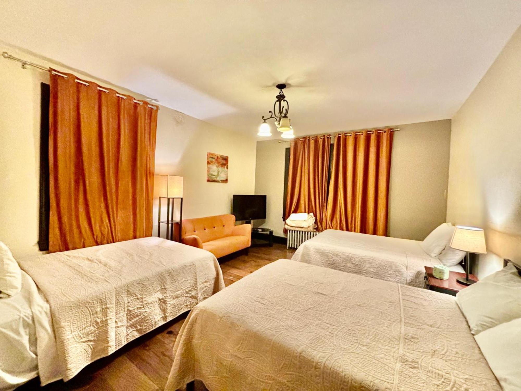 Family Guest House Нюарк Екстериор снимка