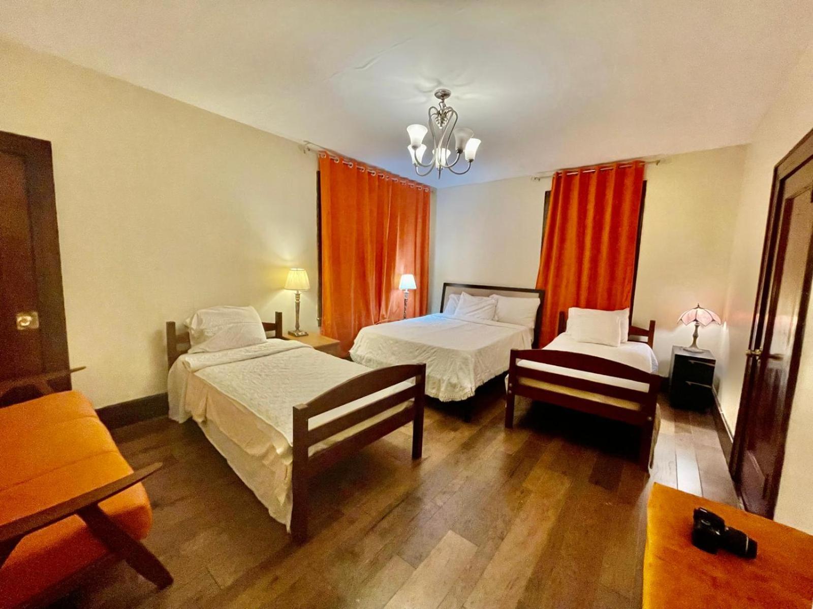 Family Guest House Нюарк Екстериор снимка
