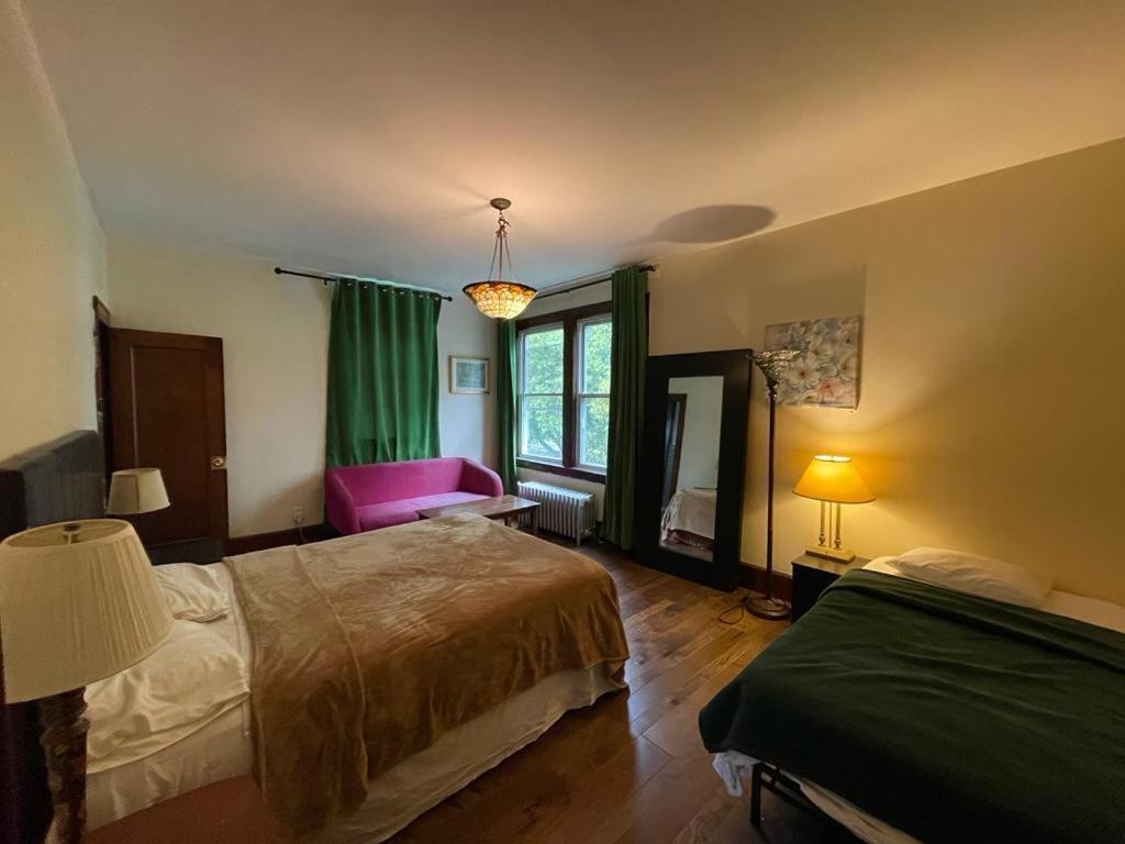 Family Guest House Нюарк Екстериор снимка