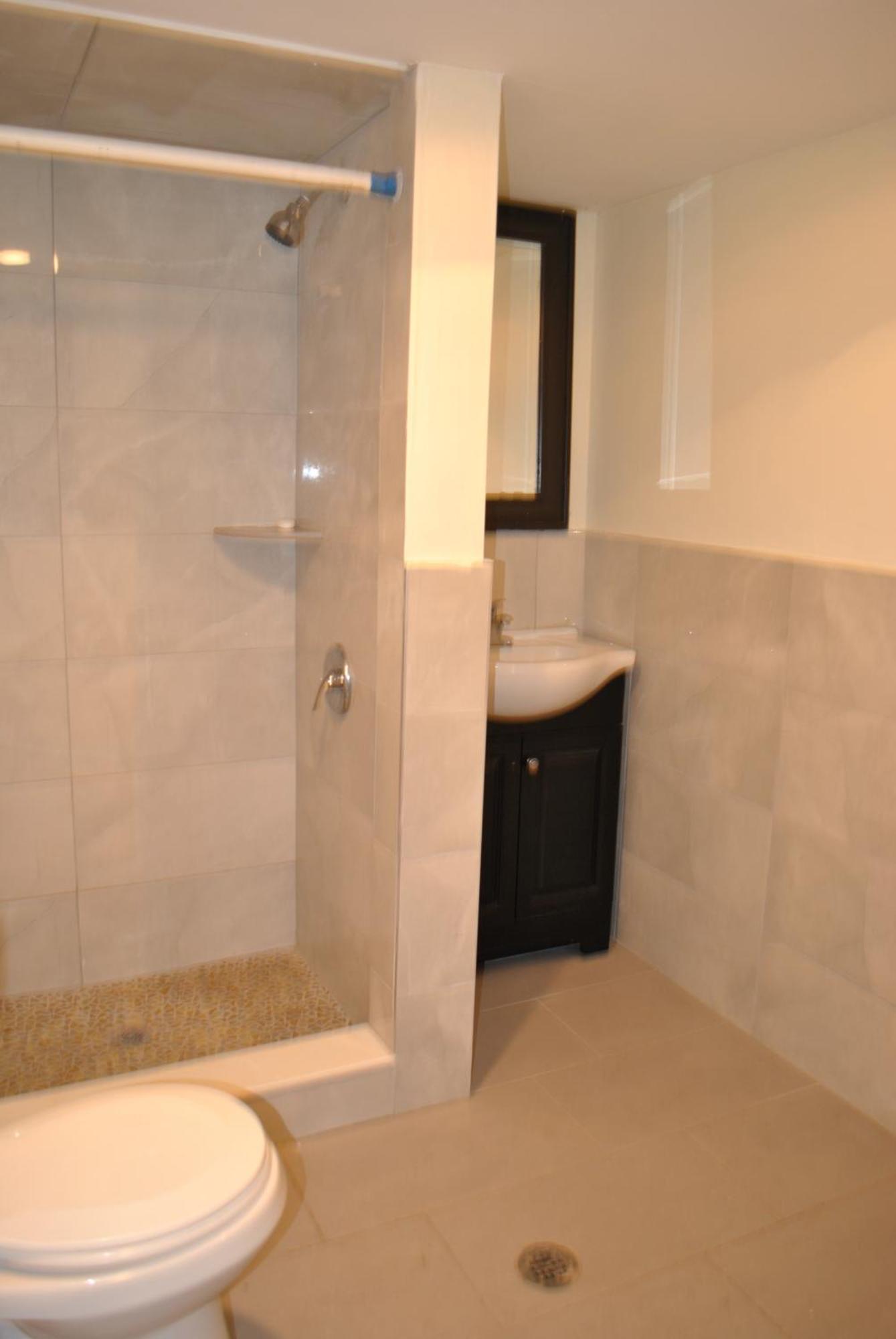 Family Guest House Нюарк Екстериор снимка