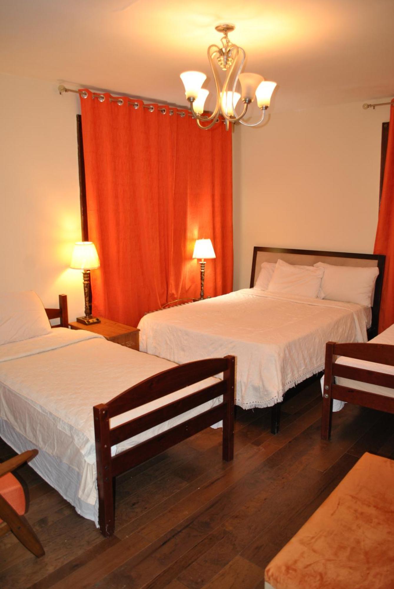 Family Guest House Нюарк Екстериор снимка