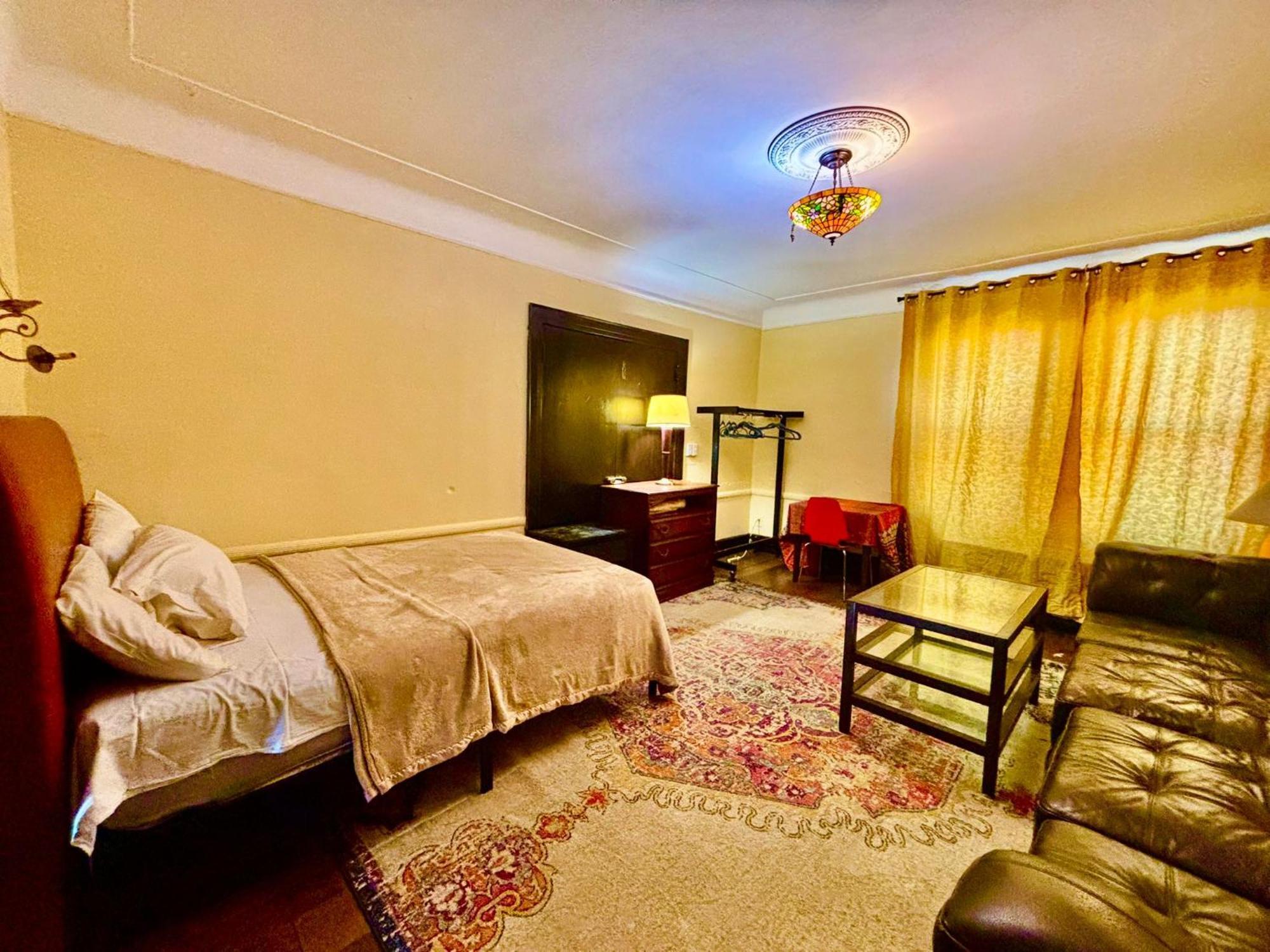 Family Guest House Нюарк Екстериор снимка